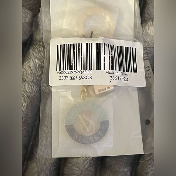 Nip vs Victorias secret key chain/key fob/bag charm - Picture 2 of 2